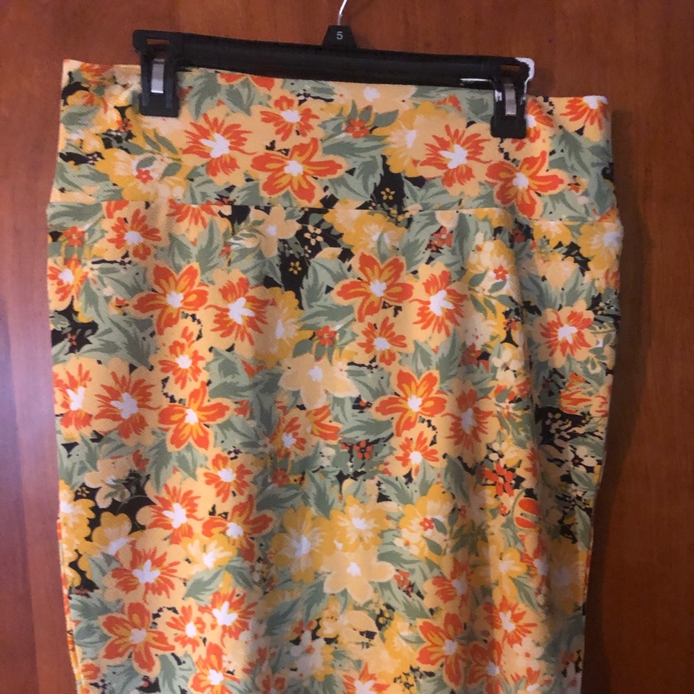 Lularoe womans skirt size Large